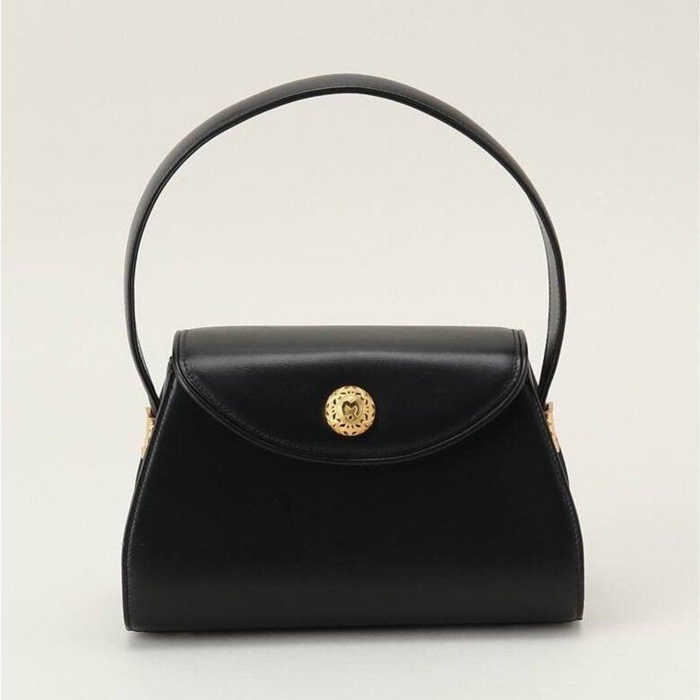 Chic Black Shoulder Bag with Gold Hardware
